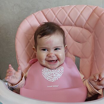 Най- голяма усмивка вече и със зъбче