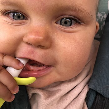 Първи зъбчета 🥰