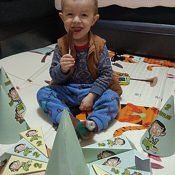 Дай този шоколад, от кръстницата ми е - Хриско