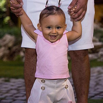 Рони с първите зъбчета